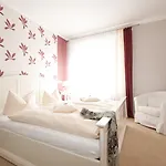 Boutiquehotel Haus Am Walde 3*