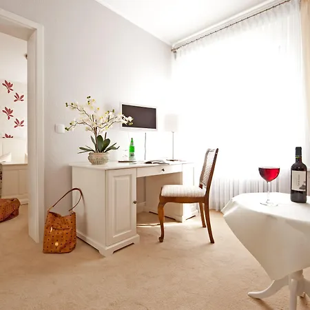 Boutiquehotel Haus Am Walde 게스트하우스 바트베벤슨